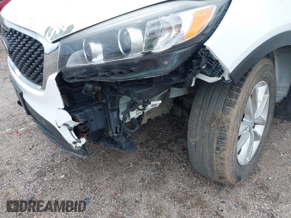 2016 Kia Sorento LX with VIN 5XYPG4A36GG035639, listed as a IAAI auction lot 42140364 with 142,711 mi miles. Bid and sale history available at carsss.com. Image 6.
