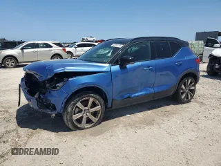 2021 Volvo XC40 z VIN YV4ED3UR2M2558167, wystawiony jako Copart lot #55854265 z przebiegiem 39 601 mil mil oraz Tytuł czysty. Historia ofert i sprzedaży dostępna na DreamBid. Obrazek 1.