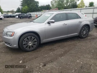 2014 Chrysler 300 S z VIN 2C3CCAGG5EH205060, wystawiony jako Copart lot #56456785 z przebiegiem 114 582 mil mil oraz Szkoda całkowita • Salvage title. Historia ofert i sprzedaży dostępna na DreamBid. Obrazek 1.