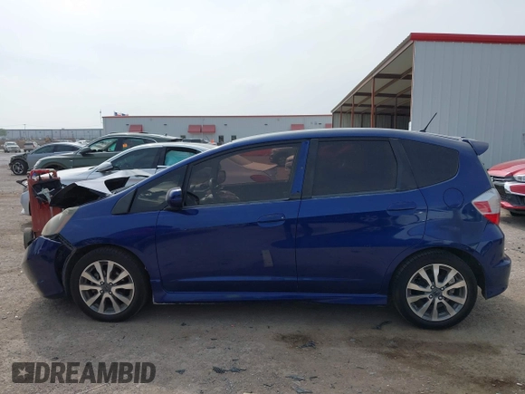 2013 Honda Fit Sport with VIN JHMGE8H54DC027896, listed as a IAAI auction lot 41933061 with 137,696 mi miles. Bid and sale history available at carsss.com. Image 14.