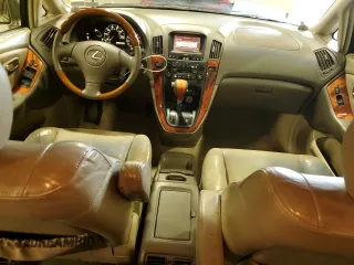 2003 Lexus RX 300 with VIN JTJHF10U330312275, listed as a Copart auction lot 84714964 with 196,367 mi miles and Salvage Title. Bid and sale history available at carsss.com. Image 8.