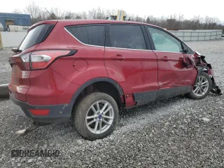 2017 Ford Escape SE z VIN 1FMCU9GD5HUC62126, wystawiony jako Copart lot #50188985 z przebiegiem 157 918 mil mil oraz Szkoda całkowita • Salvage title. Historia ofert i sprzedaży dostępna na DreamBid. Obrazek 3.