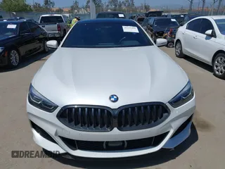 2022 BMW 8 Series M850i z VIN WBAGV8C02NCH87808, wystawiony jako IAAI lot #42255995 z przebiegiem 34 285 mil mil oraz . Historia ofert i sprzedaży dostępna na DreamBid. Obrazek 12.