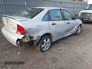 2004 Ford Focus ZTS with VIN 1FAFP38Z74W154059, listed as a IAAI auction lot 41695294 with 146,270 mi miles and . Bid and sale history available at carsss.com. Image 4.