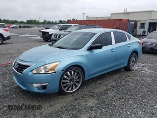 2015 Nissan Altima 2.5 S with VIN 1N4AL3AP2FN328451, listed as a IAAI auction lot 42113355 with 221,659 mi miles. Bid and sale history available at carsss.com. Image 2.