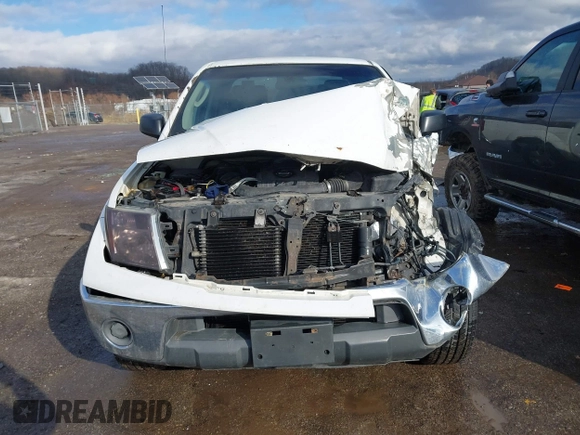 2007 Nissan Frontier SE z VIN 1N6AD07UX7C421926, wystawiony jako IAAI lot #41510697 z przebiegiem 273 908 mil mil oraz . Historia ofert i sprzedaży dostępna na DreamBid. Obrazek 12.
