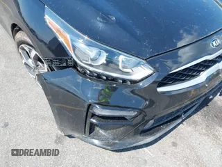2019 Kia Forte LXS z VIN 3KPF24AD7KE102404, wystawiony jako IAAI lot #42571520 z przebiegiem 61 502 mil mil oraz . Historia ofert i sprzedaży dostępna na DreamBid. Obrazek 17.