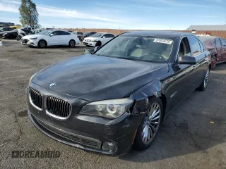 2011 BMW 7 Series 750Li with VIN WBAKB8C53BCY65844, listed as a Copart auction lot 87854675 with 92,105 mi miles and Salvage Title. Bid and sale history available at carsss.com. Image 1.