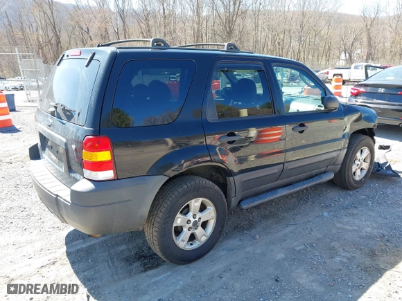 2007 Ford Escape XLT with VIN 1FMCU03147KB80499, listed as a IAAI auction lot 41897541 with 190,743 mi miles. Bid and sale history available at carsss.com. Image 4.