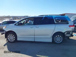 2011 Toyota Sienna XLE AAS with VIN 5TDYK3DCXBS126143, listed as a IAAI auction lot 41663238 with 154,238 mi miles. Bid and sale history available at carsss.com. Image 15.