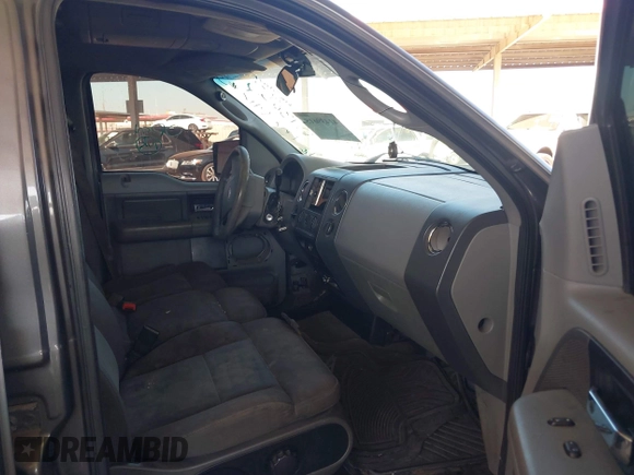 2004 Ford F-150 XLT with VIN 1FTRW12W14KD43052, listed as a IAAI auction lot 41439615 with 241,554 mi miles. Bid and sale history available at carsss.com. Image 5.