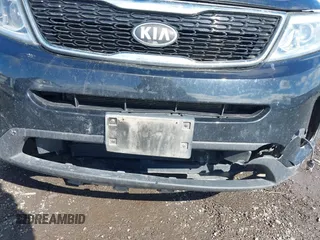 2015 Kia Sorento LX with VIN 5XYKTDA76FG649338, listed as a IAAI auction lot 41835315 with 221,452 mi miles. Bid and sale history available at carsss.com. Image 17.