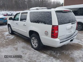2007 Chevrolet Suburban LT with VIN 1GNFK16327J222353, listed as a IAAI auction lot 41393822 with 157,476 mi miles. Bid and sale history available at carsss.com. Image 3.