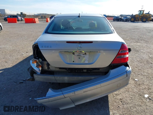 2006 Mercedes-Benz E-Class 3.5L with VIN WDBUF56J86A795135, listed as a IAAI auction lot 41286605 with 162,463 mi miles. Bid and sale history available at carsss.com. Image 16.
