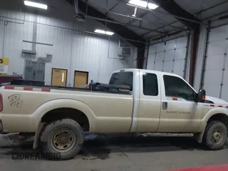 2015 Ford F-250 XLT z VIN 1FT7X2B68FEC25138, wystawiony jako IAAI lot #38075714 z przebiegiem Nie podano mil oraz . Historia ofert i sprzedaży dostępna na DreamBid. Obrazek 13.