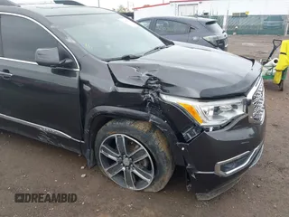 2017 GMC Acadia Denali z VIN 1GKKNXLS8HZ135349, wystawiony jako IAAI lot #42288358 z przebiegiem 130 093 mil mil oraz . Historia ofert i sprzedaży dostępna na DreamBid. Obrazek 6.