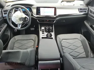 2025 Volkswagen Atlas SE with VIN 1V2WE2CA4SC224304, listed as a Copart auction lot 60569065 with 1,524 mi miles and Salvage title. Bid and sale history available at DreamBid. Image 8.