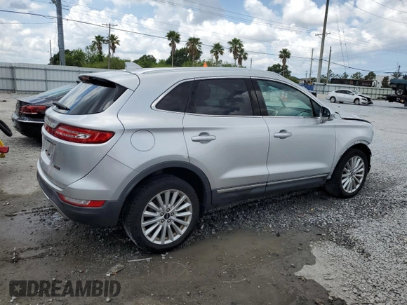 2019 Lincoln MKC Standard z VIN 5LMCJ1C95KUL08943, wystawiony jako Copart lot #54891185 z przebiegiem 88 153 mil mil oraz Szkoda całkowita • Salvage title. Historia ofert i sprzedaży dostępna na DreamBid. Obrazek 3.