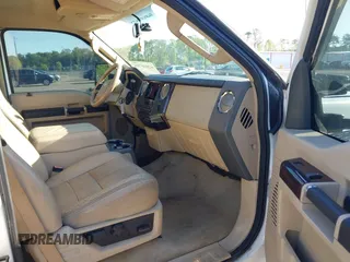 2008 Ford Super Duty F-250 SRW XL with VIN 1FTSW21R28EA64586, listed as a IAAI auction lot 42035755 with 247,707 mi miles. Bid and sale history available at carsss.com. Image 5.