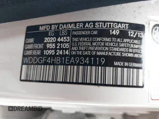2014 Mercedes-Benz C 250 Sport with VIN WDDGF4HB1EA934119, listed as a IAAI auction lot 42489807 with 159,405 mi miles and . Bid and sale history available at DreamBid. Image 9.