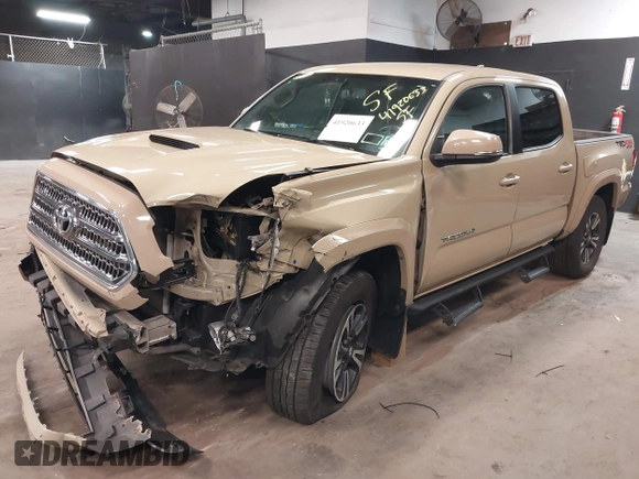 2016 Toyota Tacoma SR with VIN 5TFCZ5AN4GX033255, listed as a IAAI auction lot 41920633 with 71,681 mi miles and . Bid and sale history available at carsss.com. Image 6.