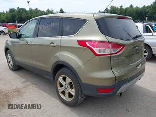 2013 Ford Escape SE z VIN 1FMCU9G92DUB27580, wystawiony jako IAAI lot #42626479 z przebiegiem 67 891 mil mil oraz . Historia ofert i sprzedaży dostępna na DreamBid. Obrazek 3.