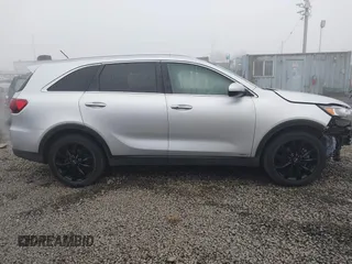 2020 Kia Sorento EX V6 with VIN 5XYPHDA50LG645531, listed as a IAAI auction lot 40678673 with 84,427 mi miles. Bid and sale history available at carsss.com. Image 14.