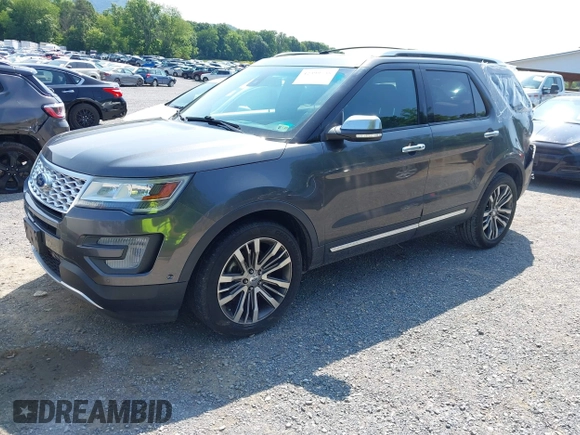 2017 Ford Explorer Platinum z VIN 1FM5K8HT0HGB85923, wystawiony jako IAAI lot #42399738 z przebiegiem 107 592 mil mil oraz . Historia ofert i sprzedaży dostępna na DreamBid. Obrazek 2.