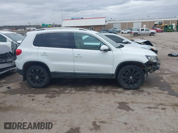 2016 Volkswagen Tiguan S with VIN WVGBV7AX0GW550784, listed as a IAAI auction lot 41817544 with 109,246 mi miles and . Bid and sale history available at DreamBid. Image 14.