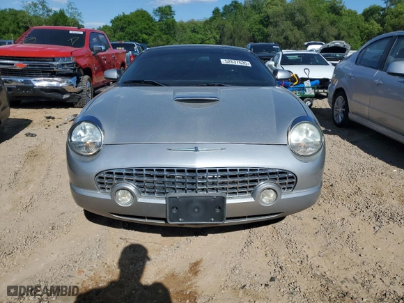 2004 Ford Thunderbird Deluxe with VIN 1FAHP60A84Y103027, listed as a Copart auction lot 52637635 with 87,160 mi miles and Clean Title. Bid and sale history available at carsss.com. Image 5.
