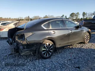 2017 Nissan Altima SV z VIN 1N4AL3AP9HC493525, wystawiony jako Copart lot #43763815 z przebiegiem 180 058 mil mil oraz Szkoda całkowita • Salvage title. Historia ofert i sprzedaży dostępna na DreamBid. Obrazek 3.