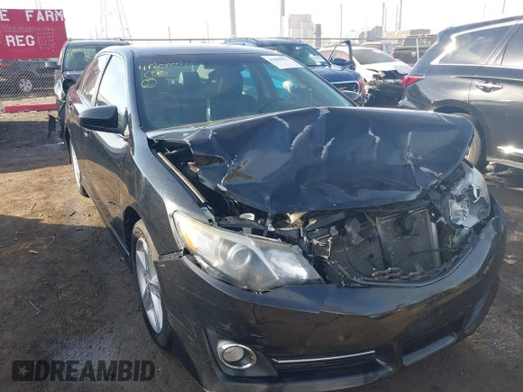 2014 Toyota Camry L with VIN 4T1BF1FK5EU778358, listed as a IAAI auction lot 41800091 with 136,918 mi miles. Bid and sale history available at carsss.com. Image 1.