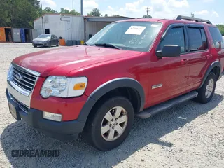 2007 Ford Explorer XLT with VIN 1FMEU73E67UB28736, listed as a IAAI auction lot 42160256 with 136,796 mi miles. Bid and sale history available at carsss.com. Image 2.