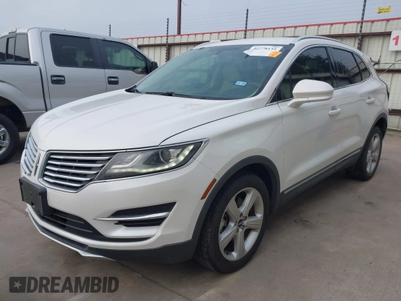 2017 Lincoln MKC Premiere z VIN 5LMCJ1C99HUL69530, wystawiony jako IAAI lot #42278151 z przebiegiem 45 809 mil mil oraz . Historia ofert i sprzedaży dostępna na DreamBid. Obrazek 20.