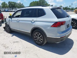 2018 Volkswagen Tiguan SEL с VIN 3VV3B7AX2JM018897, выставлен на аукционе IAAI как лот 42313472 с пробегом 97 362 миль миль и . История ставок и продаж доступна на DreamBid. Изображение 3.