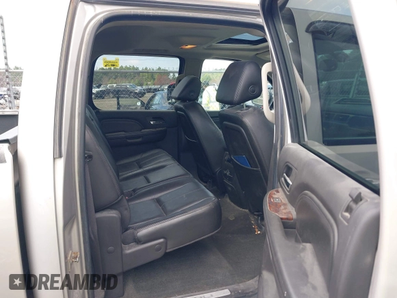 2008 GMC Sierra Denali z VIN 2GTEK638X81159807, wystawiony jako IAAI lot #42075788 z przebiegiem 143 393 mil mil oraz . Historia ofert i sprzedaży dostępna na DreamBid. Obrazek 8.