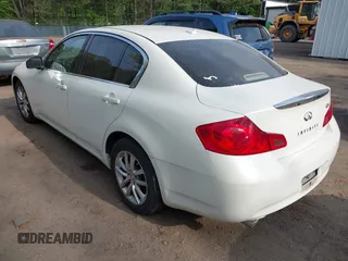 2007 Infiniti G35 G35x with VIN JNKBV61F97M813581, listed as a IAAI auction lot 42072930 with 192,258 mi miles and . Bid and sale history available at carsss.com. Image 3.