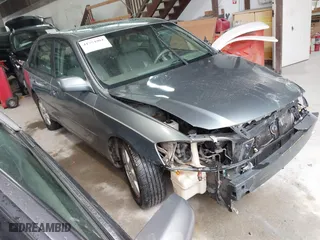 2001 Toyota Avalon XL w/Bucket Seats with VIN 4T1BF28B61U121131, listed as a IAAI auction lot 41754904 with NaN miles. Bid and sale history available at carsss.com. Image 1.