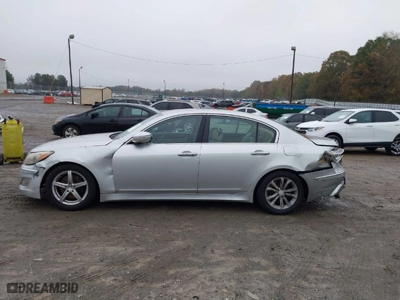 2013 Hyundai Genesis 3.8L with VIN KMHGC4DD8DU242989, listed as a IAAI auction lot 40877168 with 141,367 mi miles. Bid and sale history available at carsss.com. Image 14.