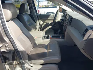 2006 Jeep Grand Cherokee Limited with VIN 1J4HS58N16C141302, listed as a IAAI auction lot 41700142 with 187,761 mi miles and . Bid and sale history available at DreamBid. Image 5.