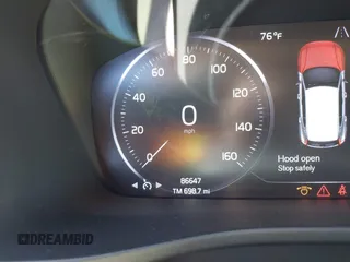 2019 Volvo XC40 Momentum with VIN YV4162XZ3K2018371, listed as a IAAI auction lot 41650401 with 86,647 mi miles and . Bid and sale history available at carsss.com. Image 16.