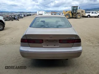 1998 Toyota Camry LE z VIN JT2BF22K8W0133091, wystawiony jako Copart lot #47691625 z przebiegiem 214 743 mil mil oraz Szkoda całkowita • Salvage title. Historia ofert i sprzedaży dostępna na DreamBid. Obrazek 6.