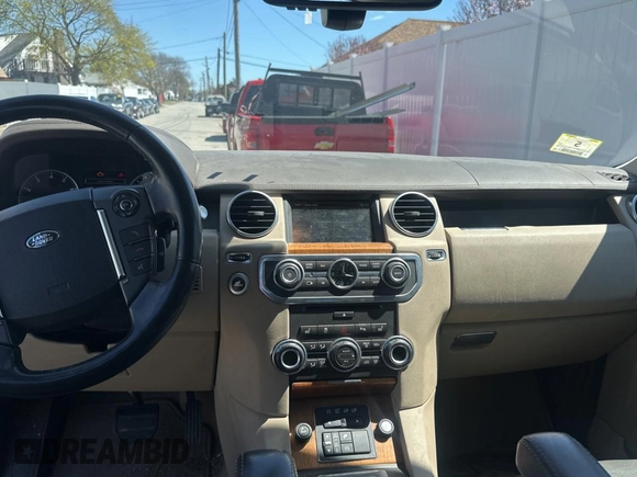2015 Land Rover LR4 Lux with VIN SALAK2V67FA775737, listed as a Copart auction lot 53847855 with 137,736 mi miles and Clean Title. Bid and sale history available at DreamBid. Image 9.