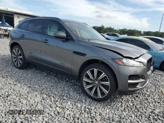 2019 Jaguar F-Pace 25t Prestige with VIN SADCK2GX6KA369498, listed as a Copart auction lot 61332535 with 45,283 mi miles and Salvage title. Bid and sale history available at DreamBid. Image 4.