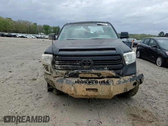 2015 Toyota Tundra SR5 z VIN 5TFDW5F15FX433715, wystawiony jako Copart lot #51259785 z przebiegiem 212 583 mil mil oraz Szkoda całkowita • Salvage title. Historia ofert i sprzedaży dostępna na DreamBid. Obrazek 10.