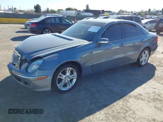 2006 Mercedes-Benz E 350 z VIN WDBUF56J26A864191, wystawiony jako IAAI lot #41713078 z przebiegiem 127 627 mil mil oraz . Historia ofert i sprzedaży dostępna na DreamBid. Obrazek 2.