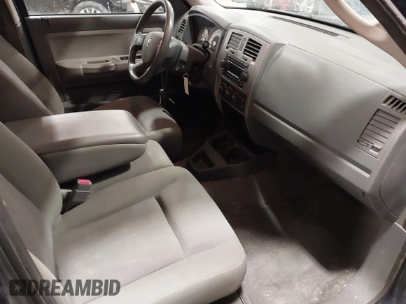 2006 Dodge Dakota SLT with VIN 1D7HW48N16S710729, listed as a IAAI auction lot 41568772 with 133,078 mi miles. Bid and sale history available at carsss.com. Image 5.