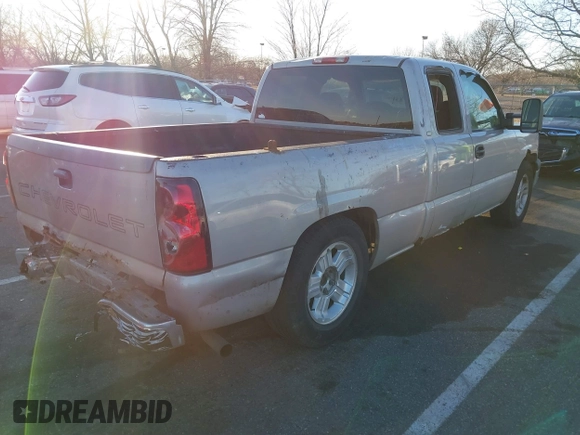 2005 Chevrolet Silverado 1500 Work Truck with VIN 1GCEC19X95Z357652, listed as a IAAI auction lot 41596860 with 111,429 mi miles. Bid and sale history available at carsss.com. Image 4.