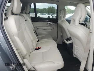 2017 Volvo XC90 Momentum z VIN YV4A22PK5H1172433, wystawiony jako Copart lot #55645855 z przebiegiem 56 834 mil mil oraz Szkody całkowita. Historia ofert i sprzedaży dostępna na DreamBid. Obrazek 11.