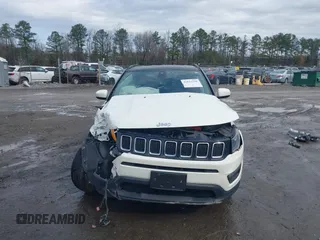 2019 Jeep Compass Latitude with VIN 3C4NJDBB1KT761196, listed as a IAAI auction lot 41812230 with 51,268 mi miles. Bid and sale history available at carsss.com. Image 11.